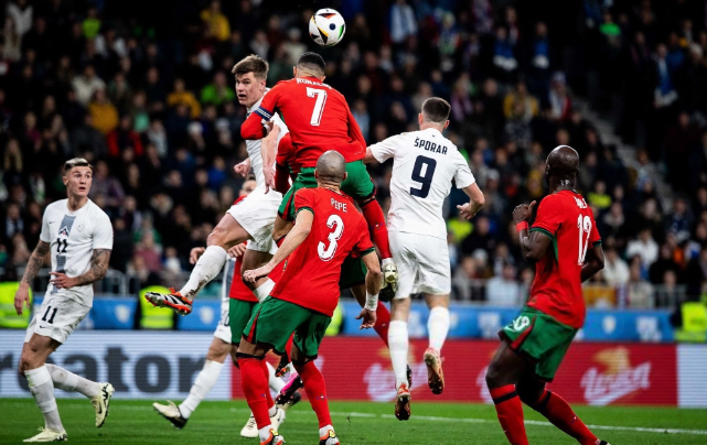 巴西爆冷葡萄牙，卡塞米罗制霸全场