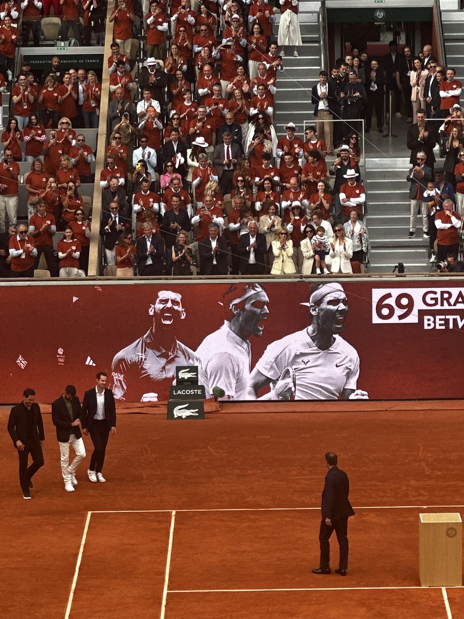 包含欧洲网球队完胜法国网球队，克耶高斯送出助攻的词条