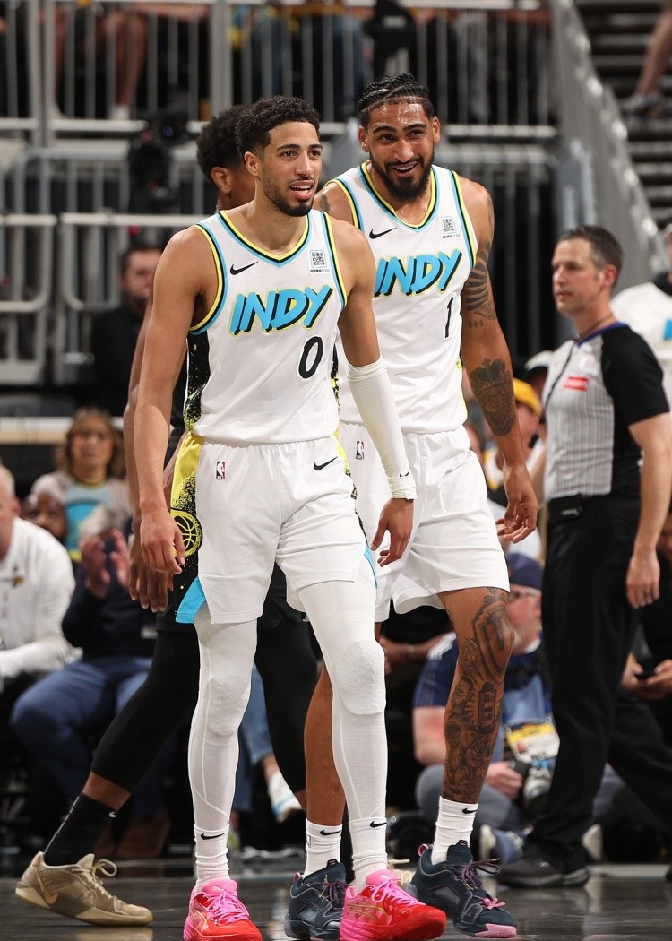 关于凯尔特人鏖战步行者，加里纳利爆发神勇的信息