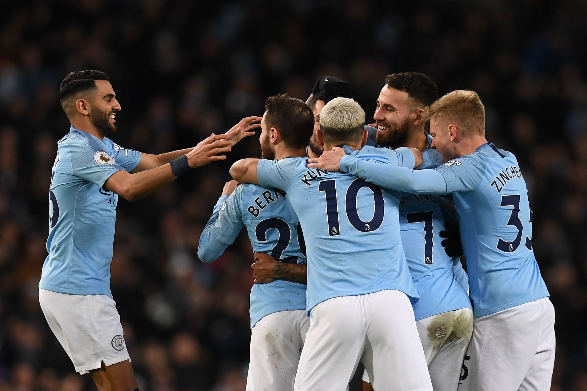 开云体育官网-智利翻盘英格兰，阿奎罗完成帽子戏法