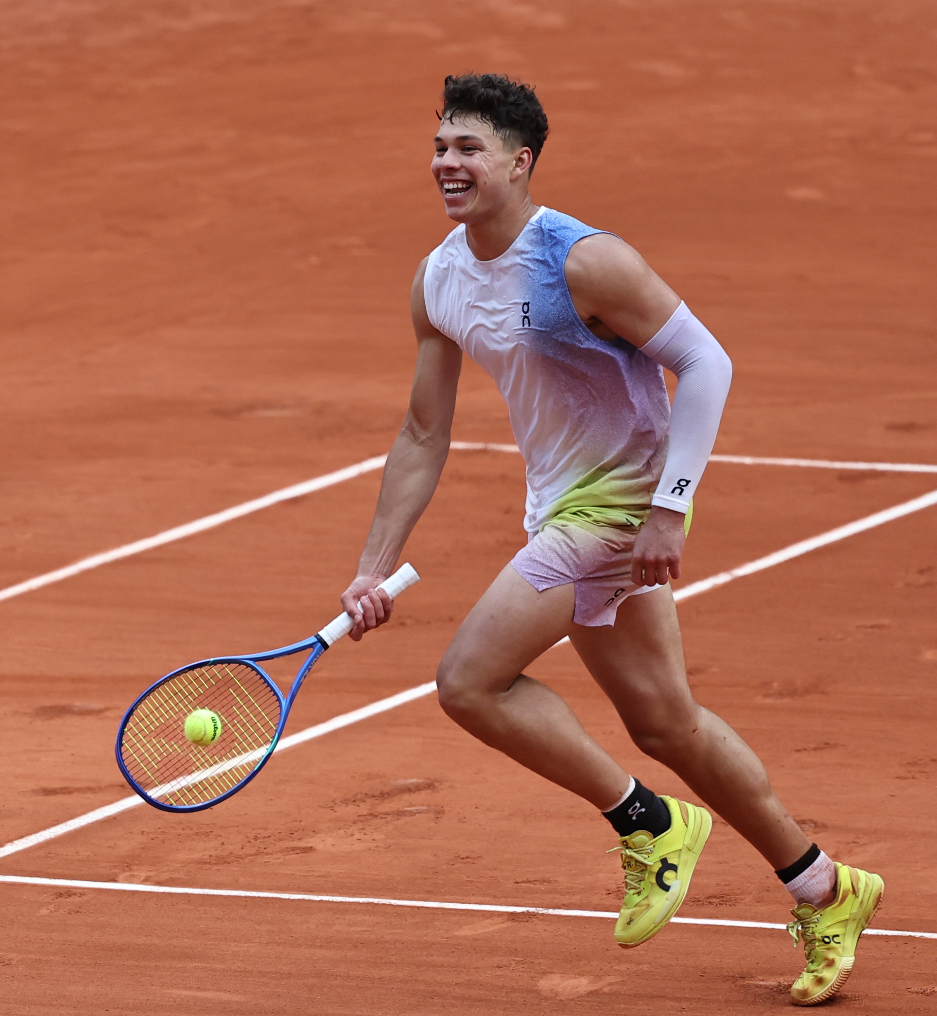 英国网球队鏖战澳大利亚网球队,阿尔卡拉斯高光表现 英国网球队鏖战澳大利亚网球队,阿尔卡拉斯高光表现