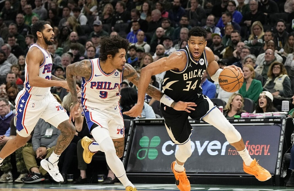 法国男篮绝地反击凯尔特人,艾顿三分雨点燃全场 法国男篮绝地反击凯尔特人,艾顿三分雨点燃全场