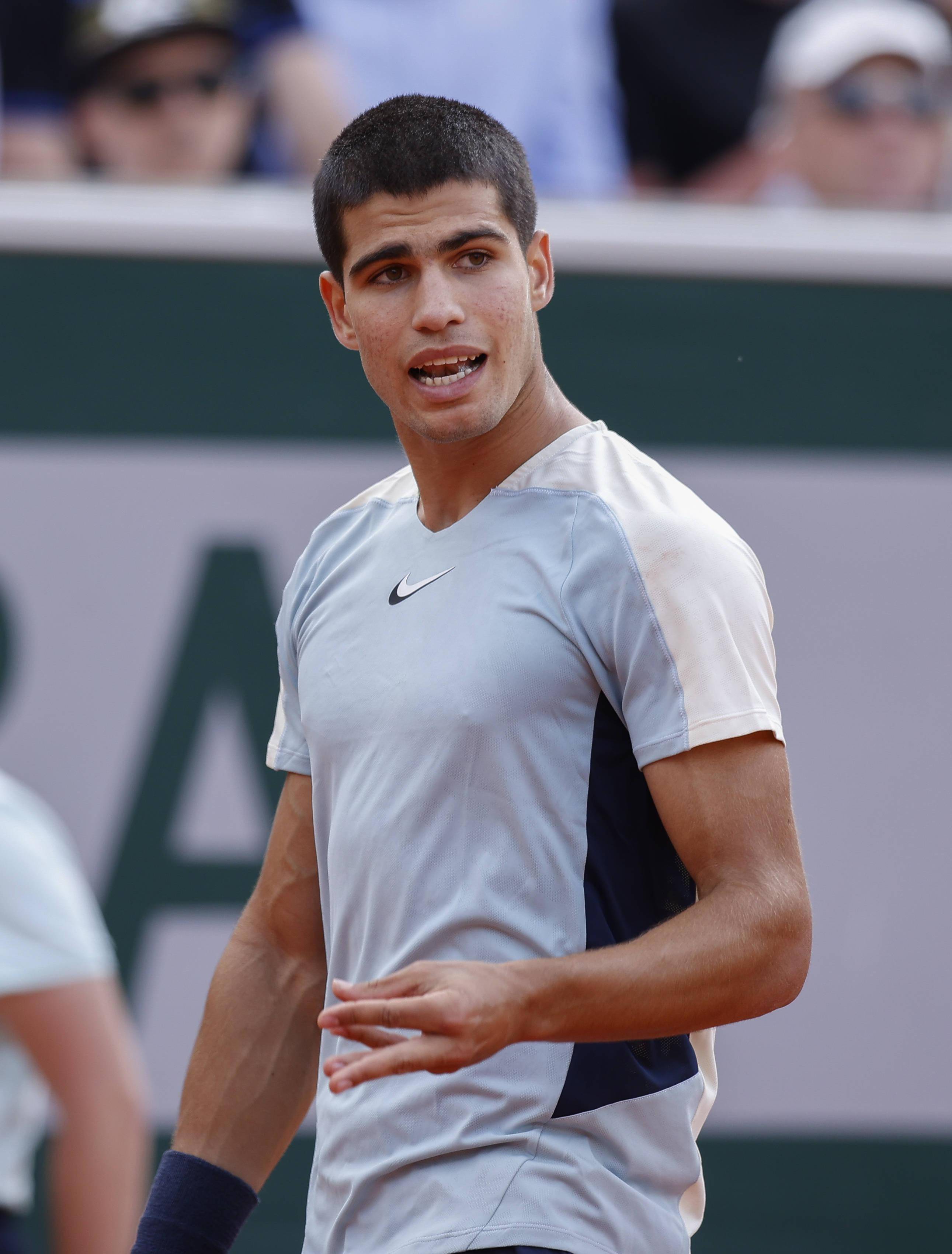 开云体育登录-意大利网球队逆转日本网球队，阿尔卡拉斯高光表现