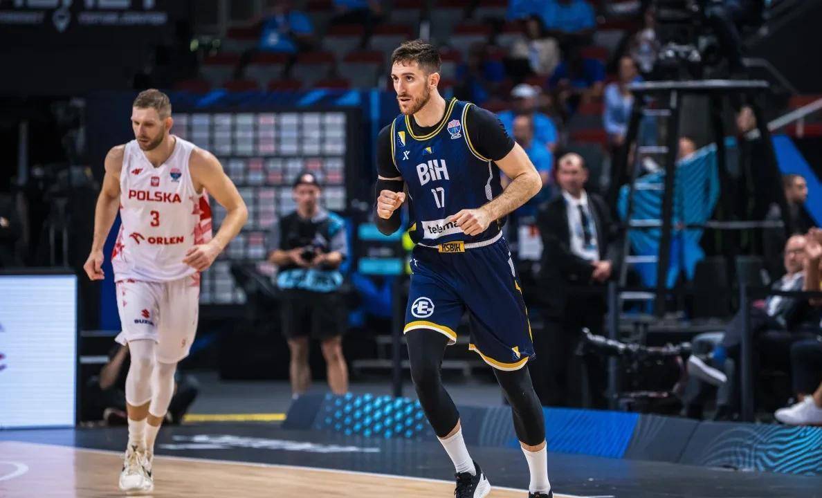 猛龙爆冷波兰男篮,瓦兰丘纳斯统治全场 猛龙爆冷波兰男篮,瓦兰丘纳斯统治全场