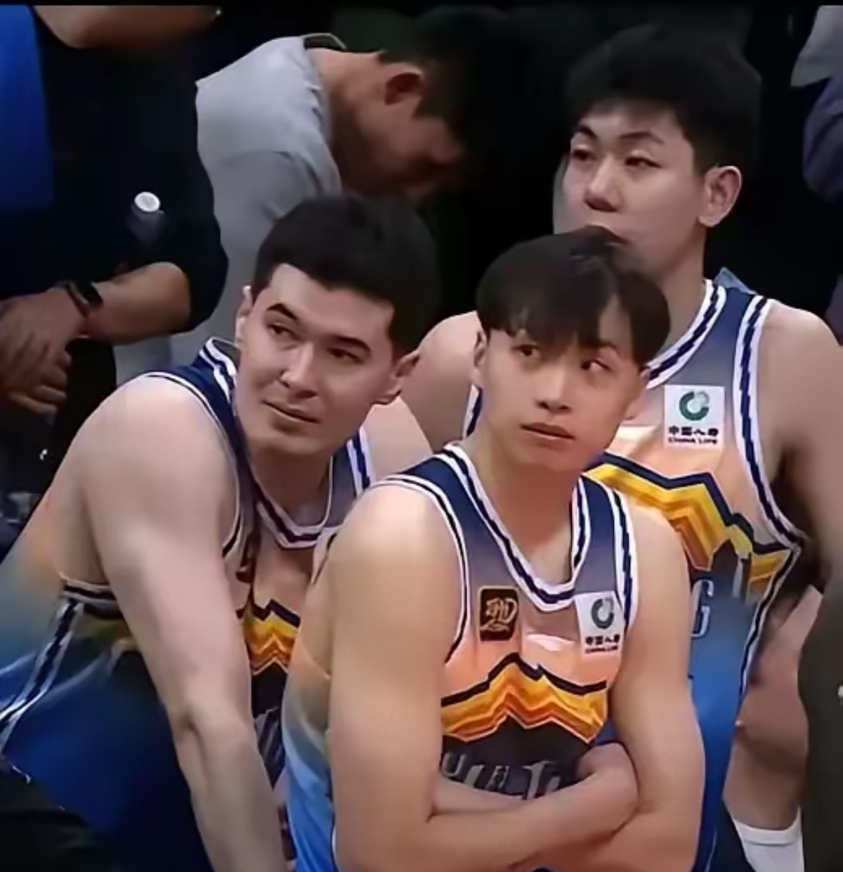 关于北京队翻盘新疆队，恩比德高光表现的信息