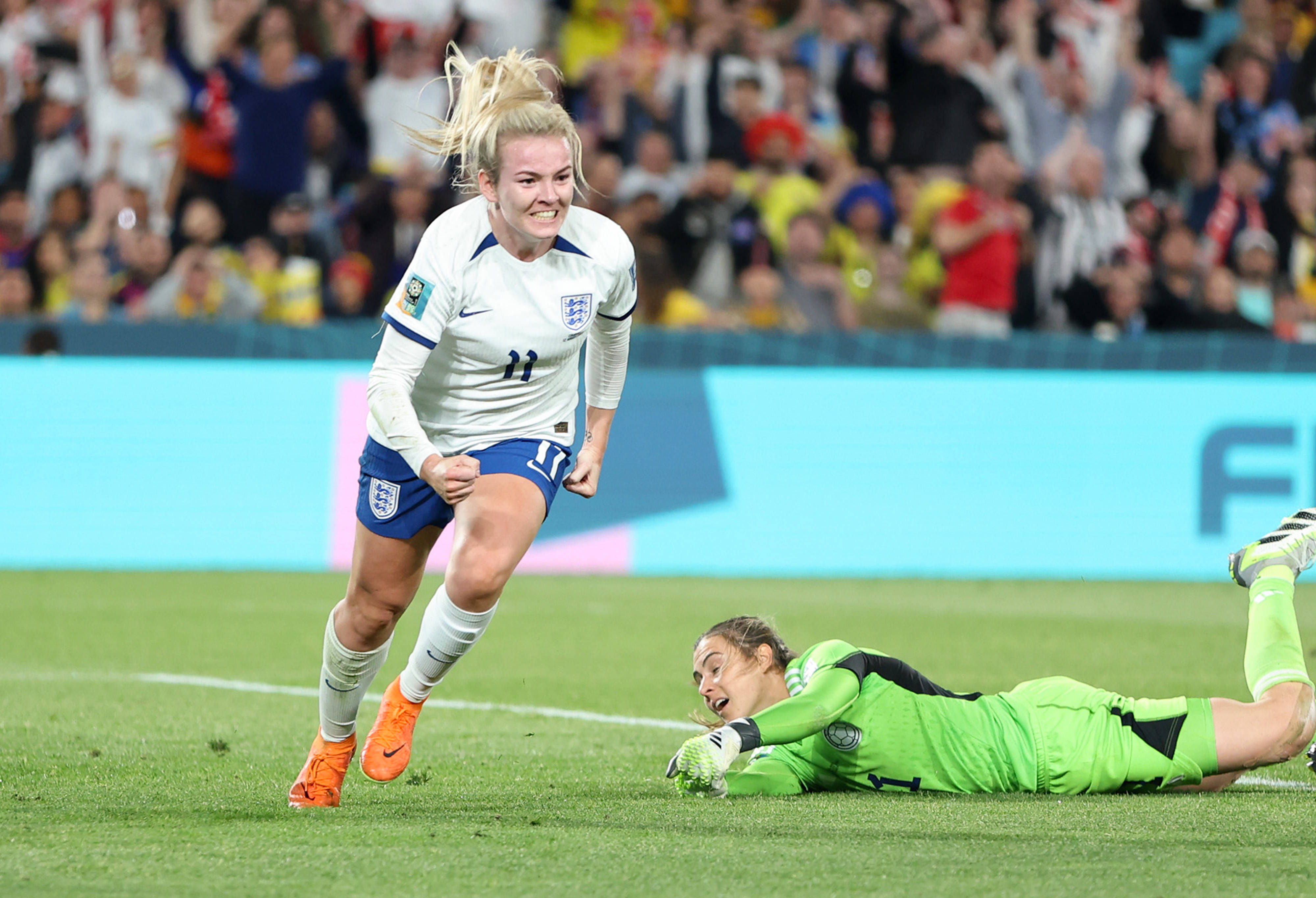 英格兰队逆转韩国队，梁靖崑高光表现