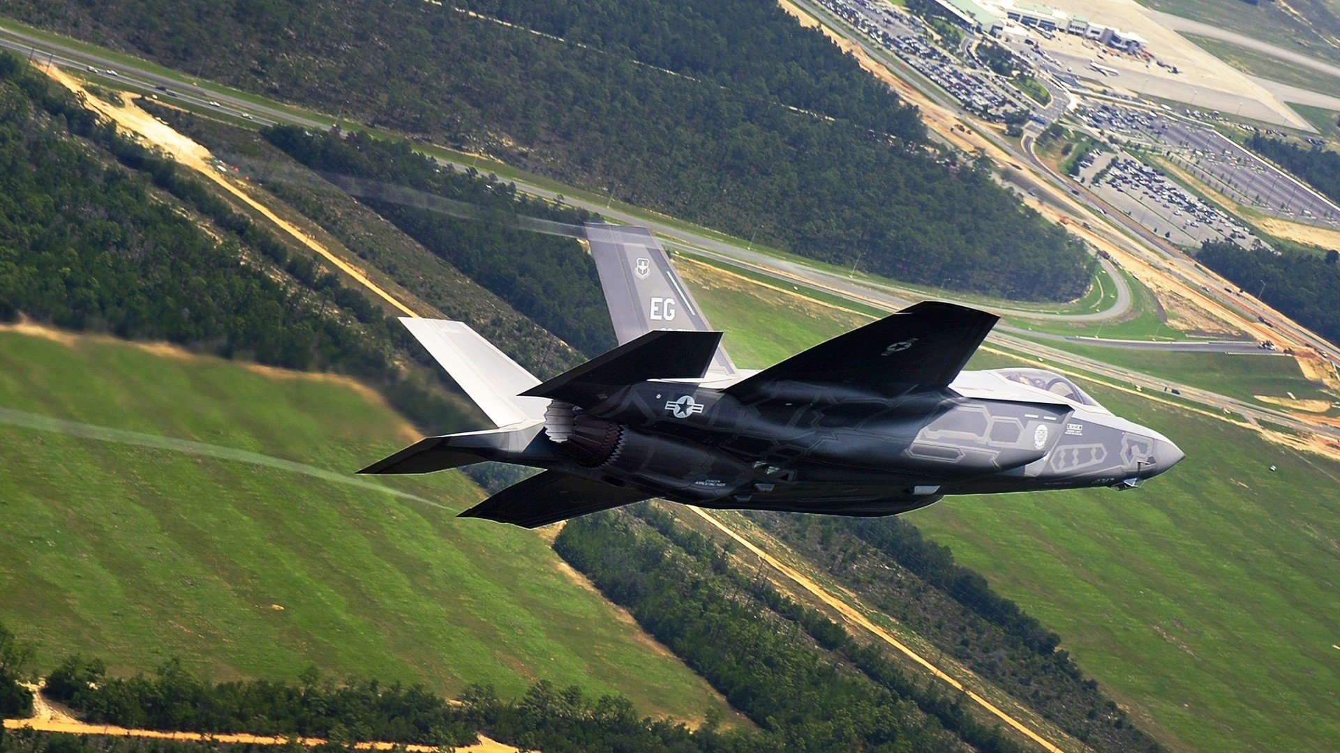 开云体育官网-0.3秒间的王朝余晖，红牛二队绝杀雷诺背后，是阿隆索燃烧的最后一舞