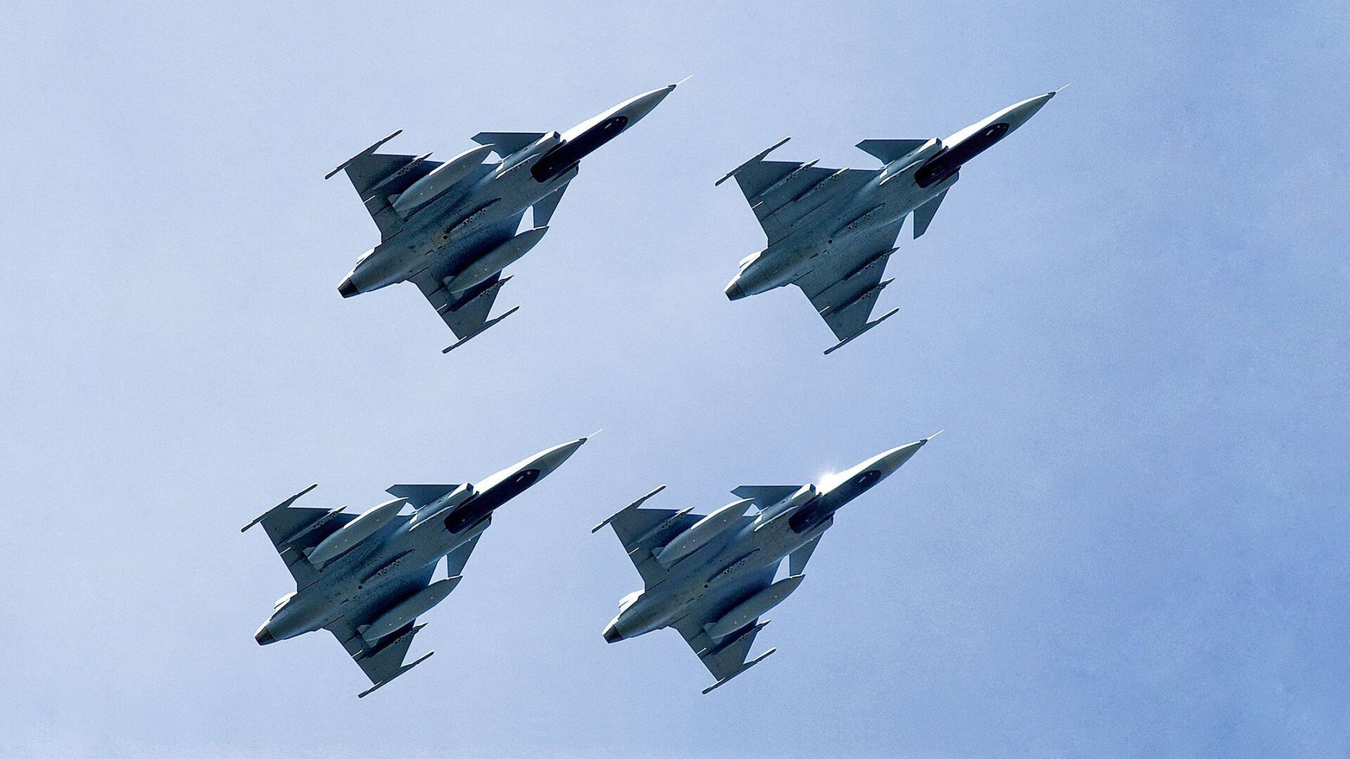 银箭破风，拉塞尔掀翻迈凯伦王座的完美风暴