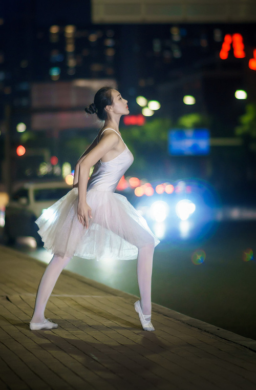 开云体育入口-铁壁太阳锁死热火，恩比德三节裁定胜负