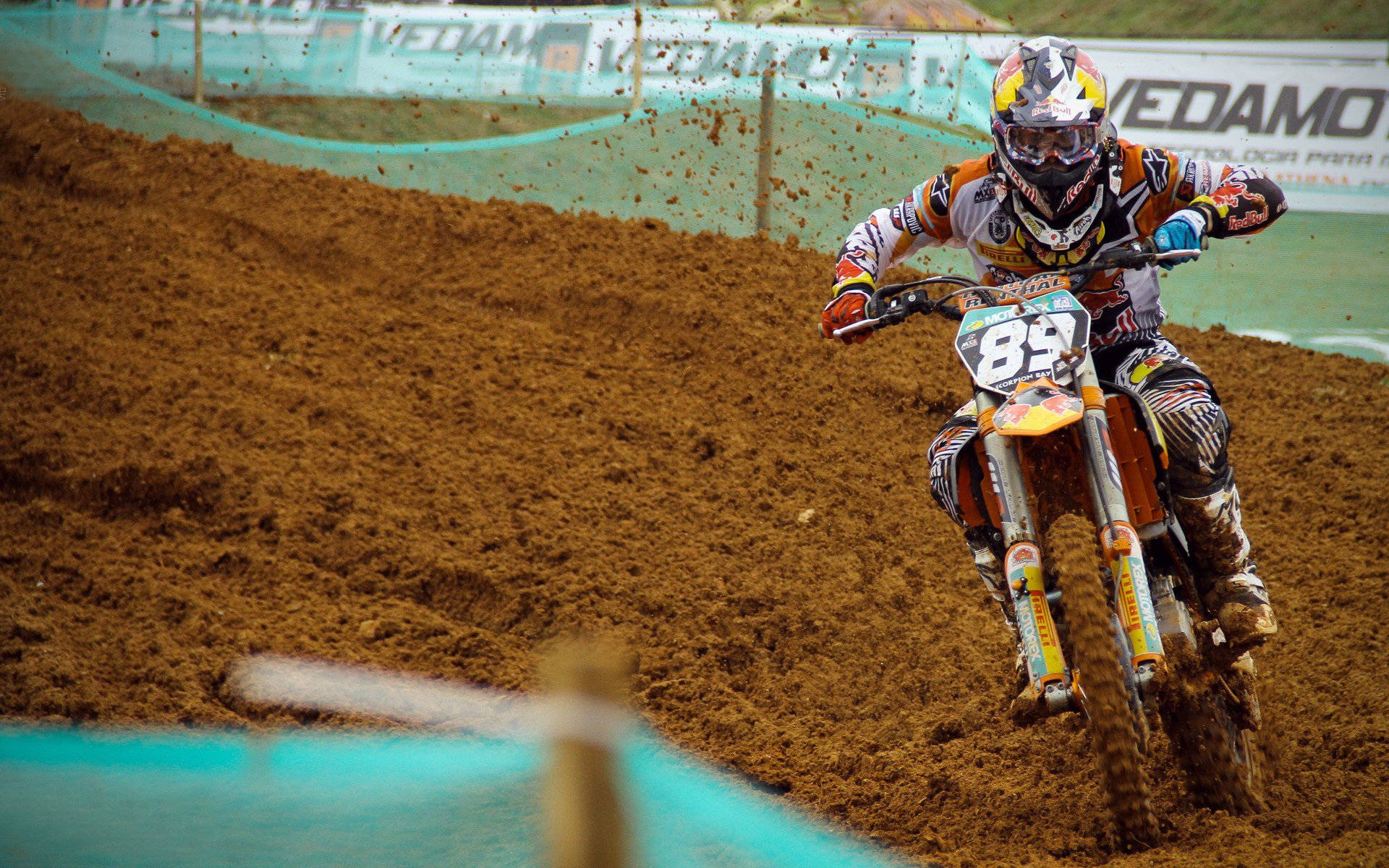 绝境擎天柱！特奥虎口拔牙扛起全队，哥伦比亚击碎伊朗钢铁洪流