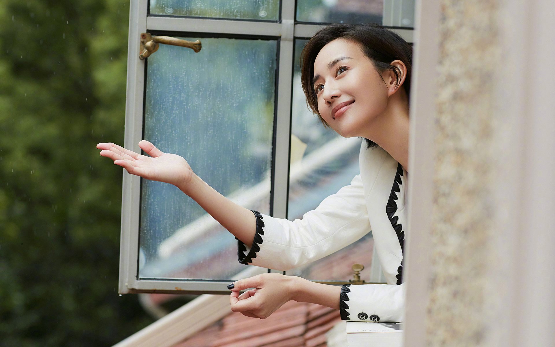 平行时空的交锋，新疆飞虎轻取雄鹿，字母哥打满48分钟的冠军级独舞